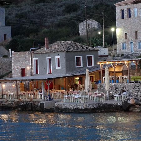 Messinian Blue Seaside Villa Kalamata Exteriér fotografie