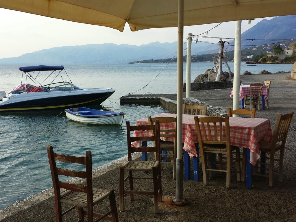 Messinian Blue Seaside Villa Kalamata Exteriér fotografie